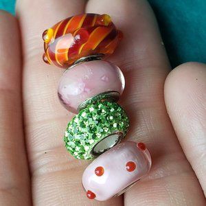 2/15$ Lot of 4 colorful beads charm with 925 sterling silver center